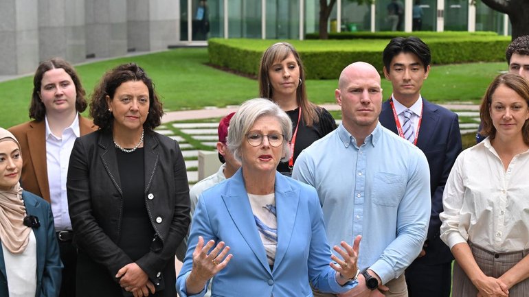 Helen Haines' colleagues are shocked and horrified by the attack on the beloved regional MP. (Mick Tsikas/AAP PHOTOS)