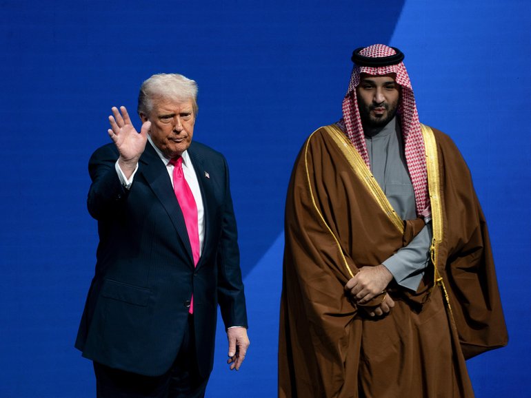  Donald Trump with Mohammed bin Salman.