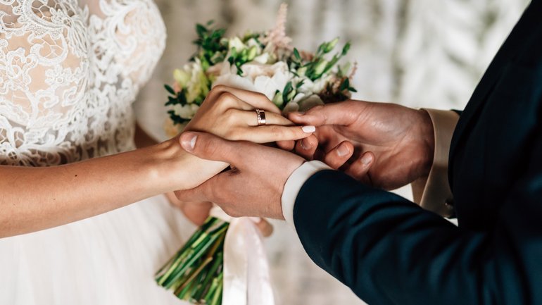 Diego Hernandez and Zoe Vandeloo were scheduled to be married on November 20 of this year.