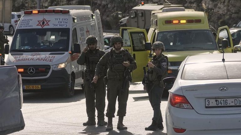 Israeli forces were ordered to cordon off Hebron and prepare for a full closure of the West Bank. (AP PHOTO)