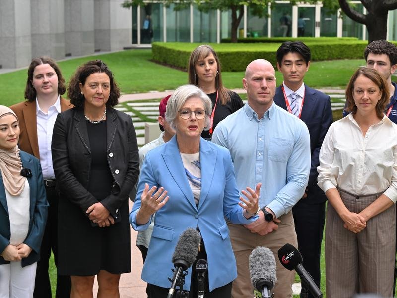 Helen Haines' colleagues are shocked and horrified by the attack on the beloved regional MP. (Mick Tsikas/AAP PHOTOS)