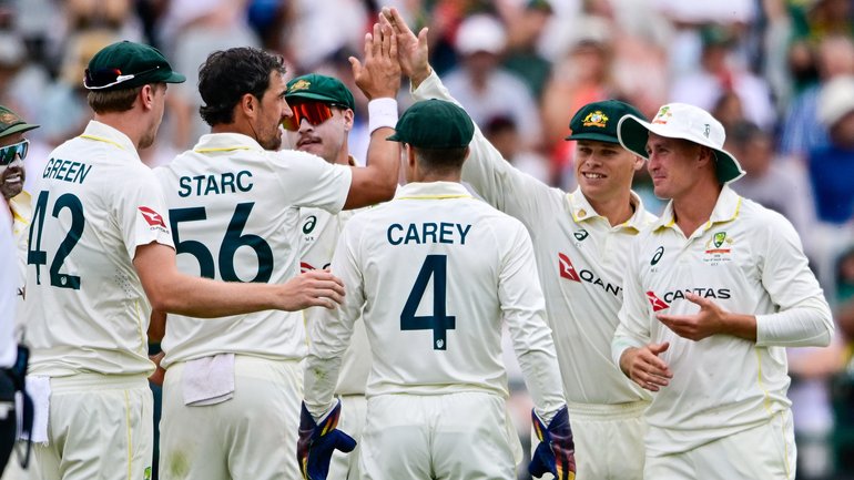 Mitchell Starc is taking wickets.