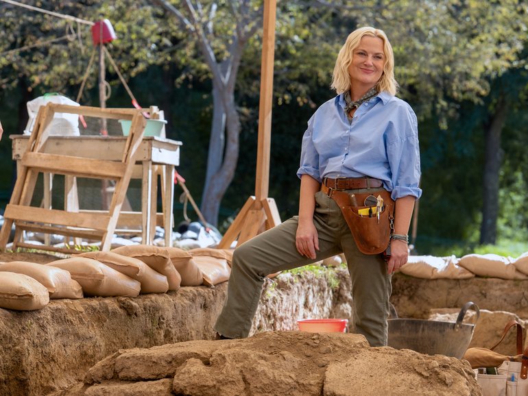 DIG -- Pictured: Amy Poehler as Elise -- (Photo by: Colleen Hayes/Peacock)
