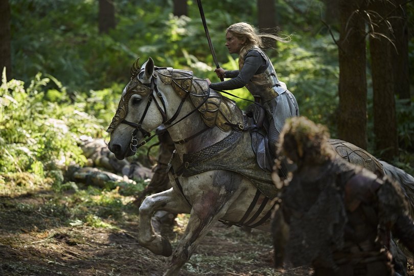 Morfydd Clark as Galadriel in The Rings of Power.