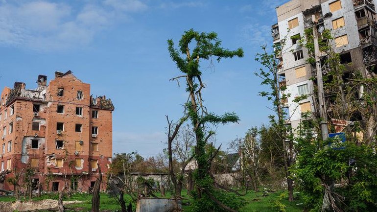 Authorities say residents of the city of Oleshky will be allowed to leave for Ukraine or Russia. (AP PHOTO)