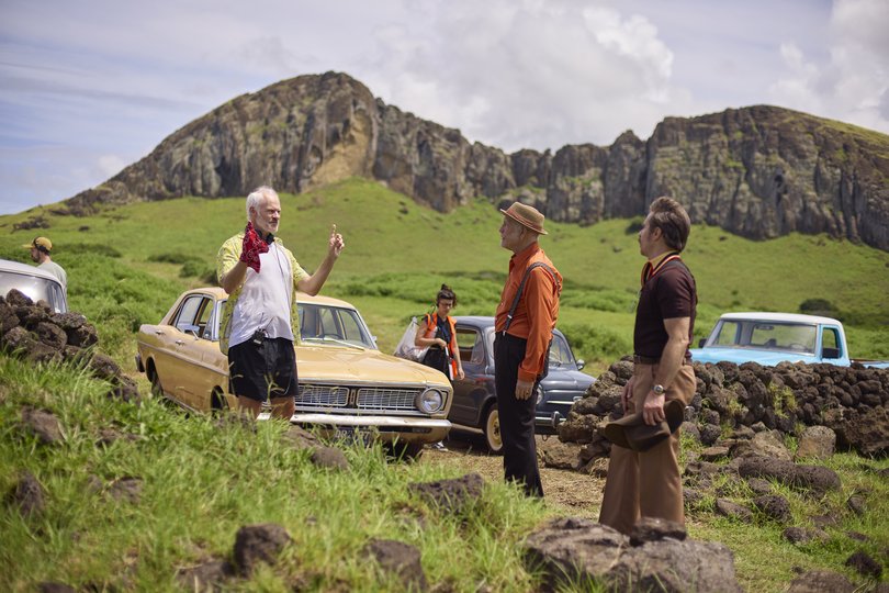 Martin McDonagh on the set of Wild Horse Nine with John Malkovich and Sam Rockwell.
