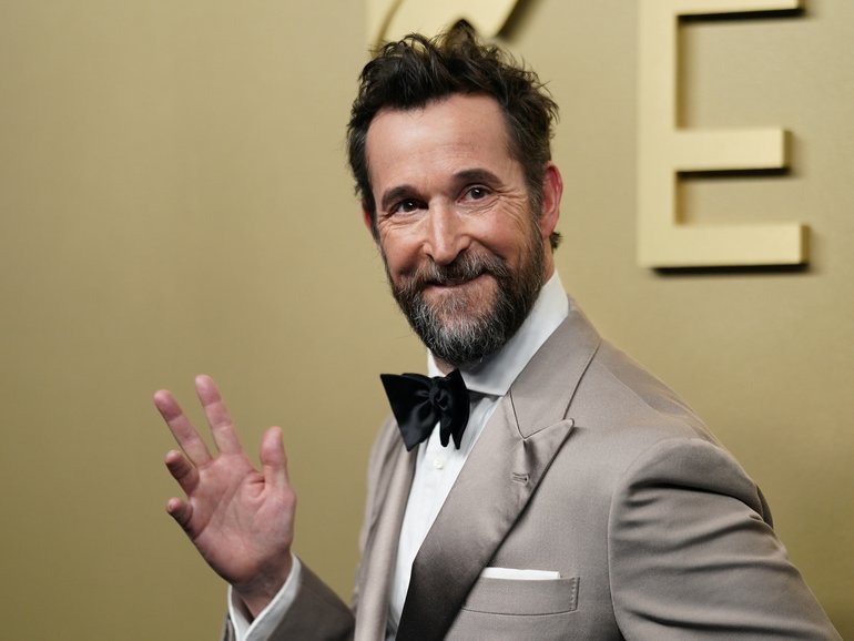 Noah Wyle was named this year’s sexiest man alive. 